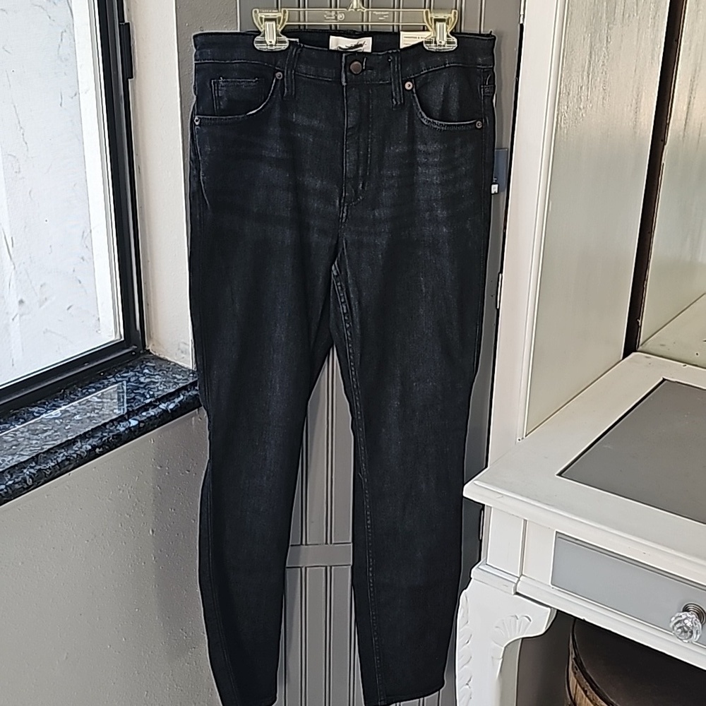 Ladies Universal Threads high rise skinny jeans size 10 NWT, black